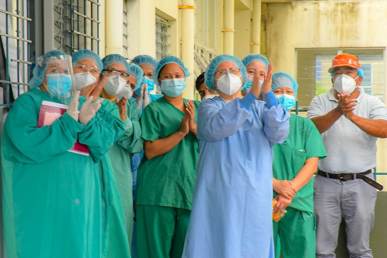 Médicos del Hospital San Rafael celebran el alta de 7 pacientes que vencieron el COVID19 medicos-del-hospital-san-rafael-celebran-el-alta-de-7-pacientes-que-vencieron-el-covid19